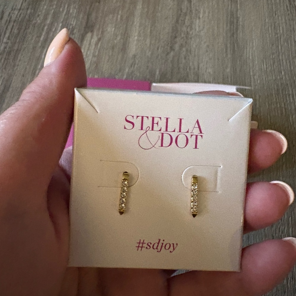 Stella & Dot Gold Sparkle Earrings